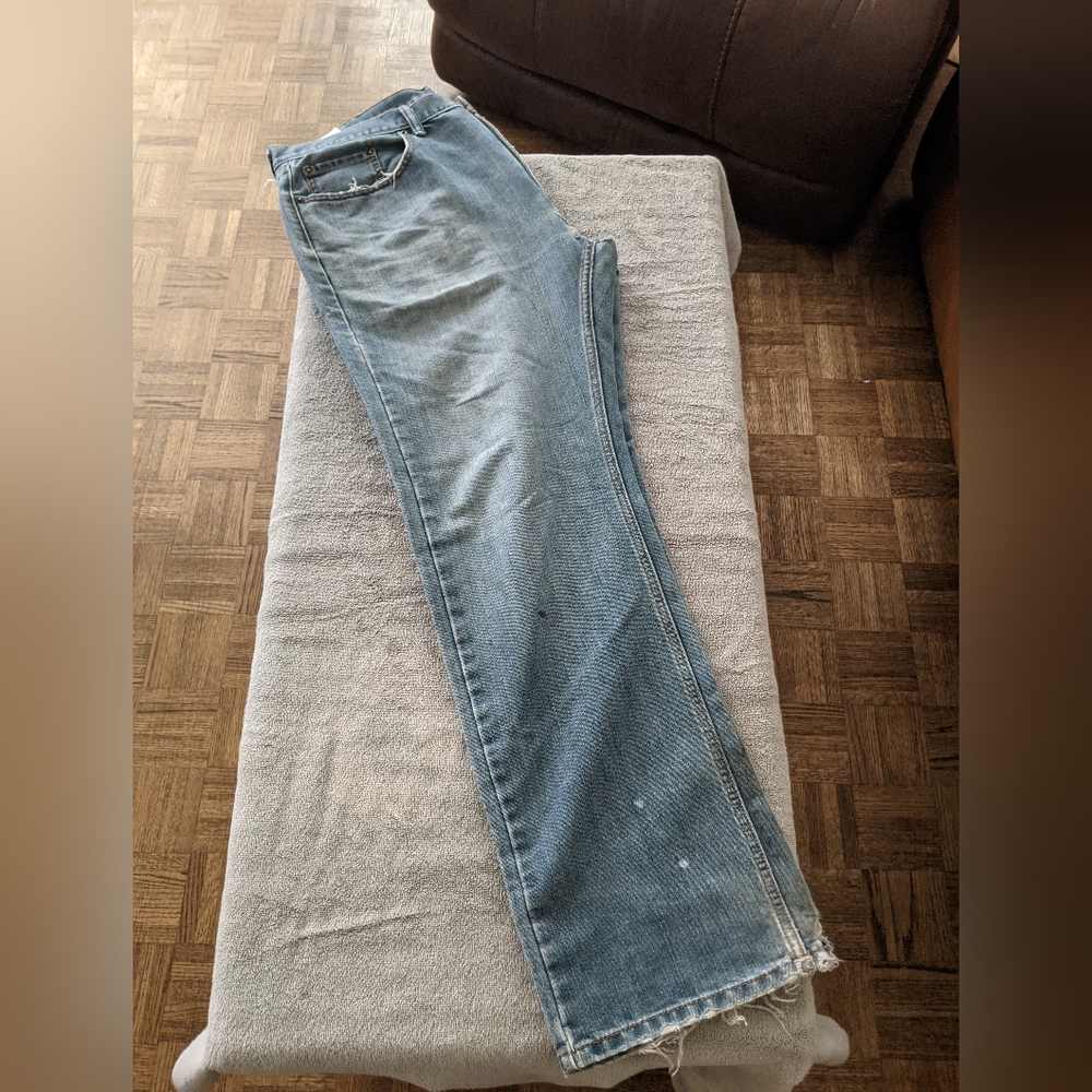Men's Levi Jeans - Picture 4 of 7